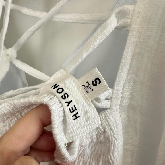 White dress - Picture 3 of 5